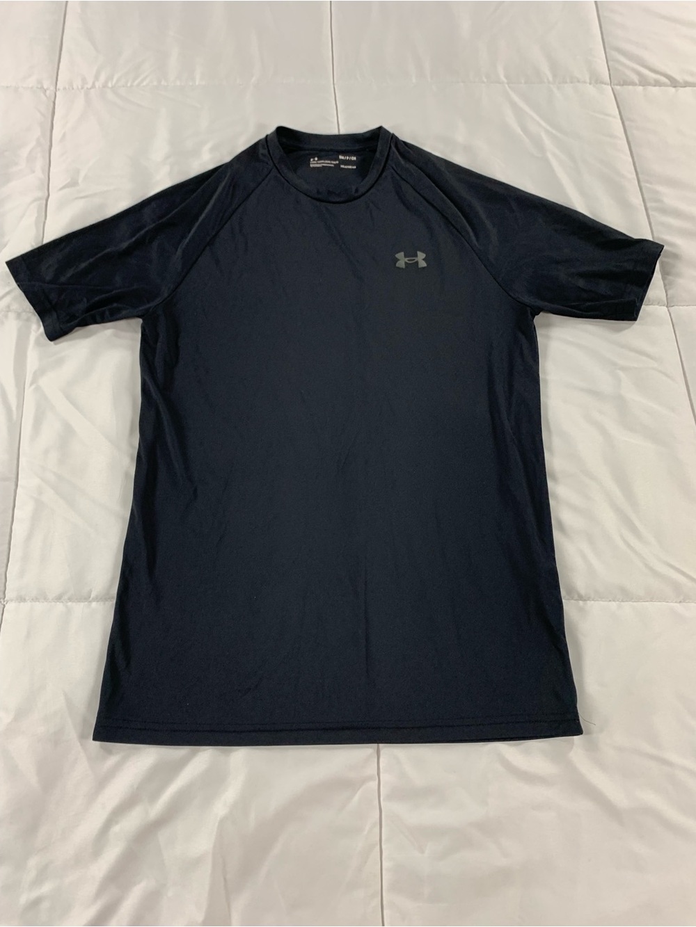 Pre loved UNDER ARMOUR shirt mens size S